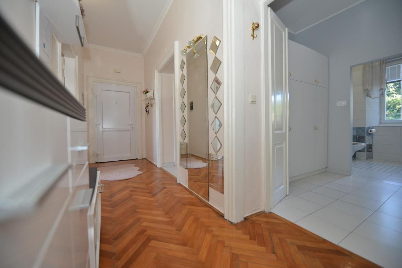 Appartement Nikki Kolovare
